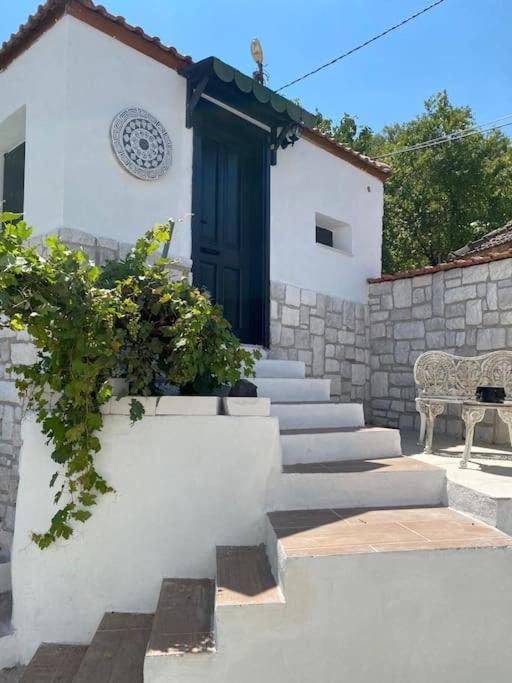 Oezel Havuzlu Kiralik Tas Villa Κουσάντασι Εξωτερικό φωτογραφία